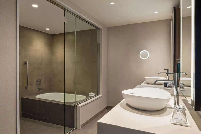 Hotel Doubletree By Hilton Osaka Castle