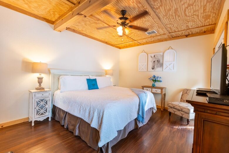 Mystic Hill Suites