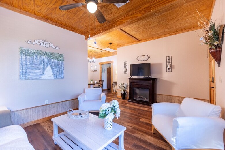 Mystic Hill Suites