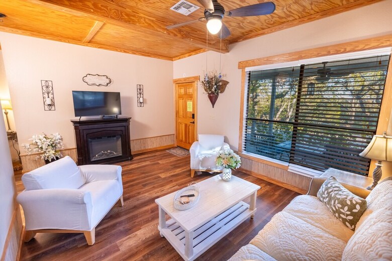 Mystic Hill Suites