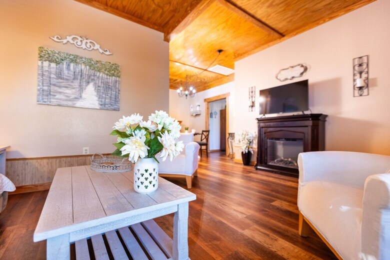 Mystic Hill Suites