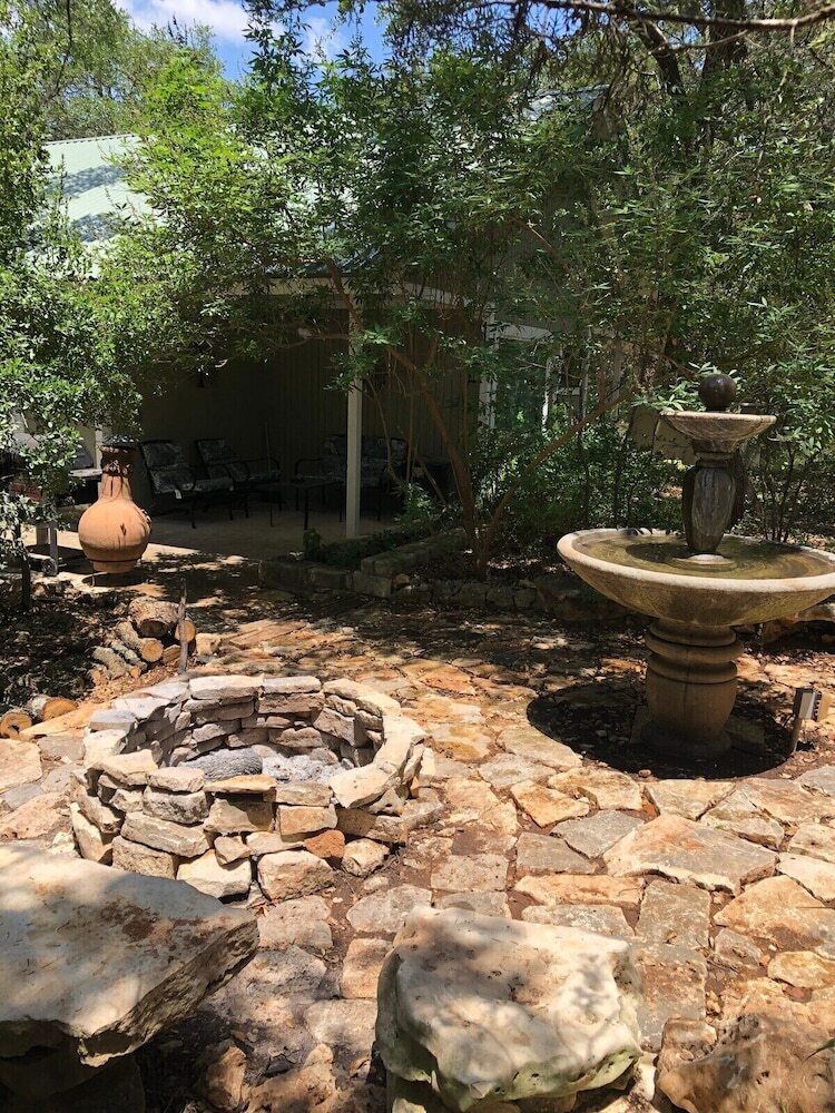 Mystic Hill Suites