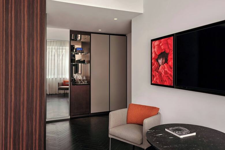 Dorothea Hotel, Budapest, Autograph Collection