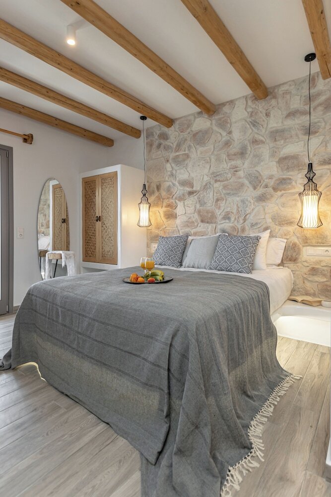 Naxos Contelibro