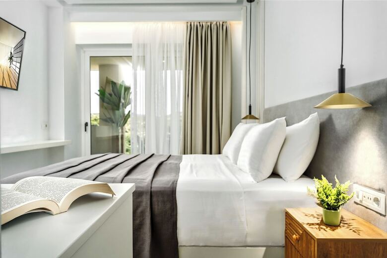 Hotel Myzith Luxury Suites