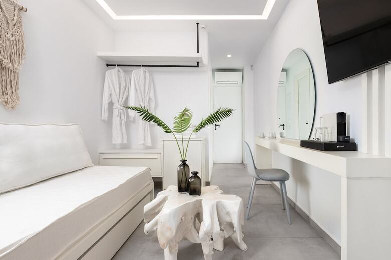 Hotel Myzith Luxury Suites