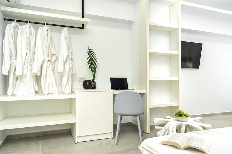 Hotel Myzith Luxury Suites