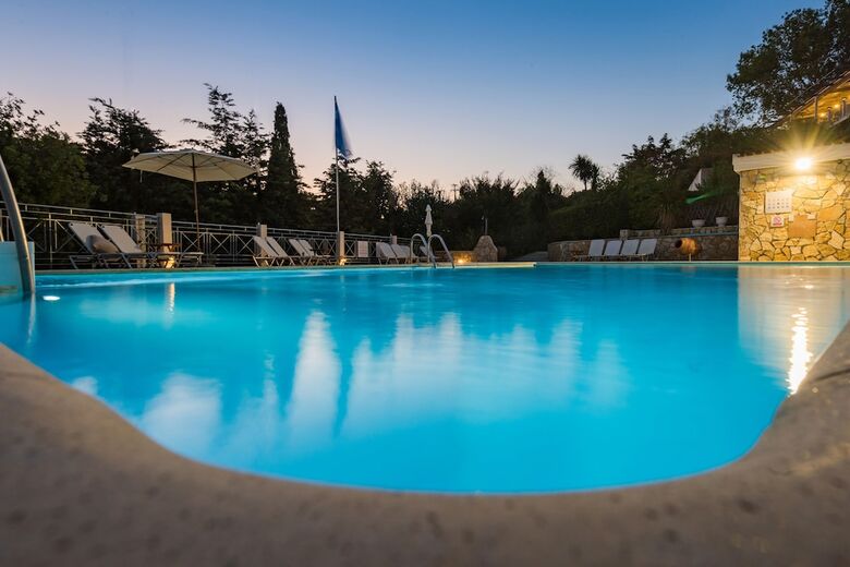 Hotel Costa Avithos