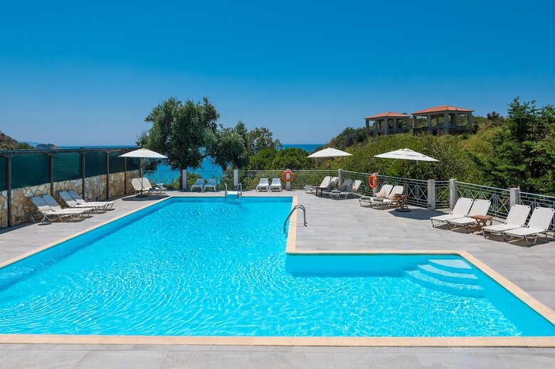 Hotel Costa Avithos