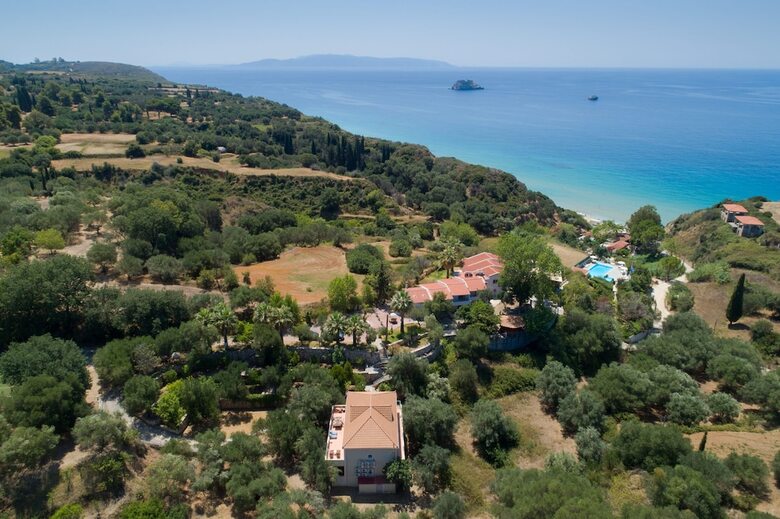 Hotel Costa Avithos