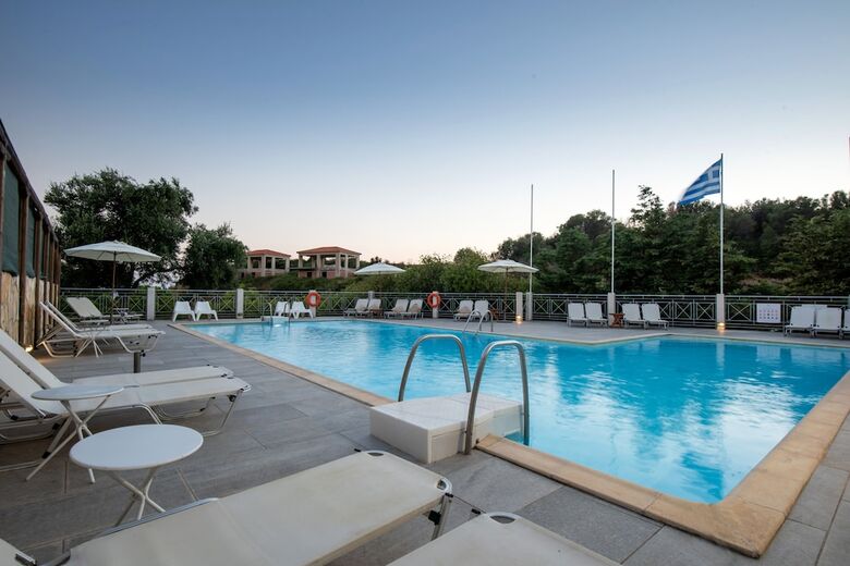 Hotel Costa Avithos