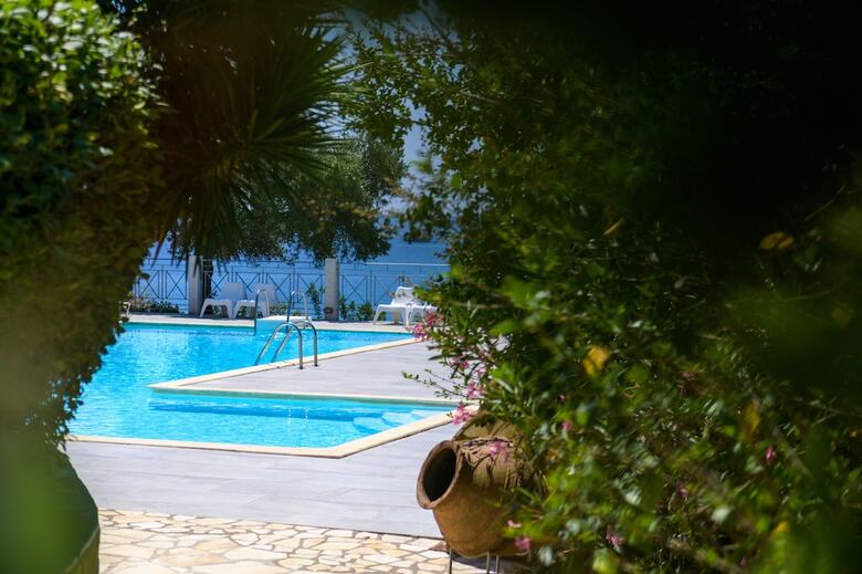 Hotel Costa Avithos