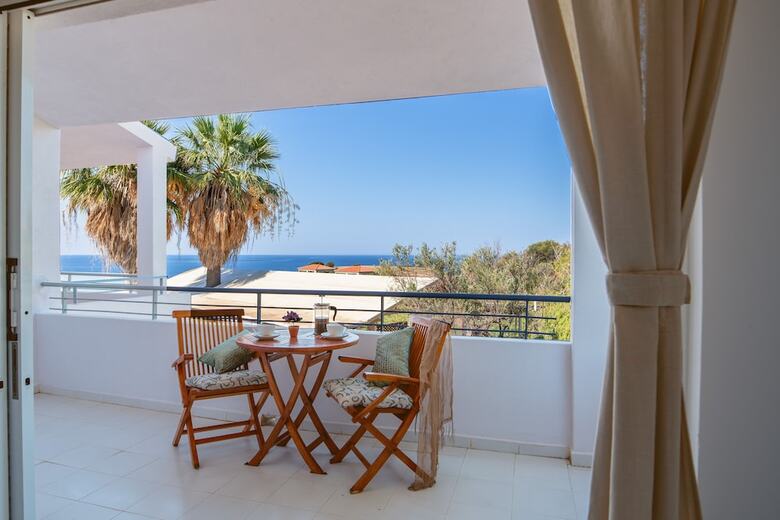 Hotel Costa Avithos