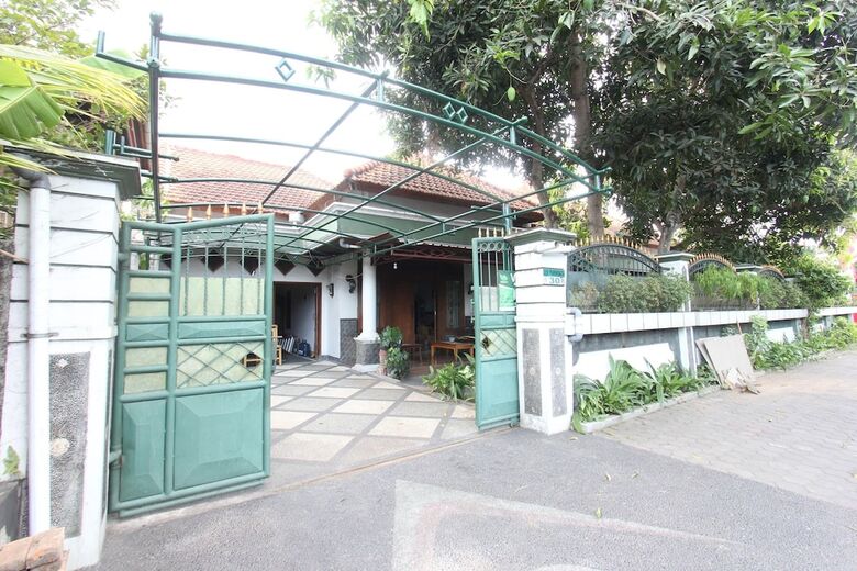Hotel Oyo Life 93247 Pondok Pariwisata