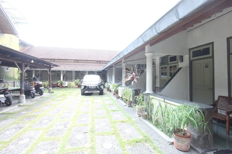 Hotel Oyo Life 93247 Pondok Pariwisata