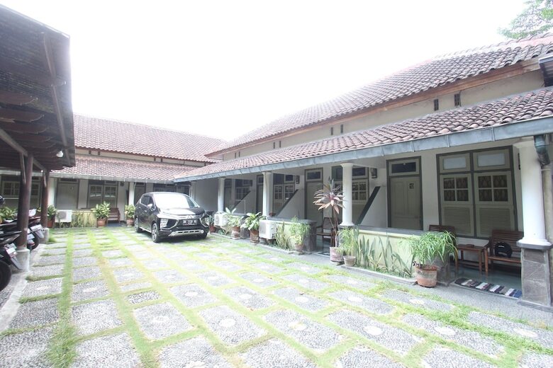 Hotel Oyo Life 93247 Pondok Pariwisata