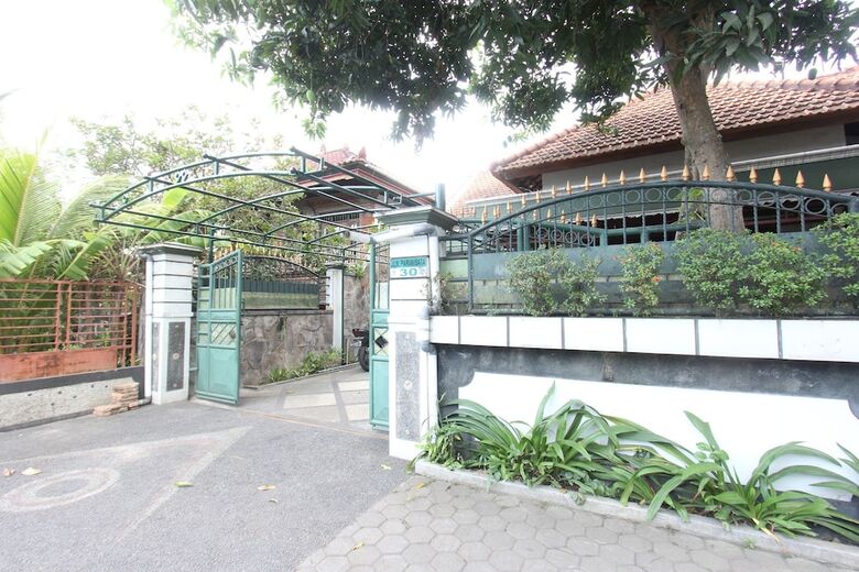 Hotel Oyo Life 93247 Pondok Pariwisata