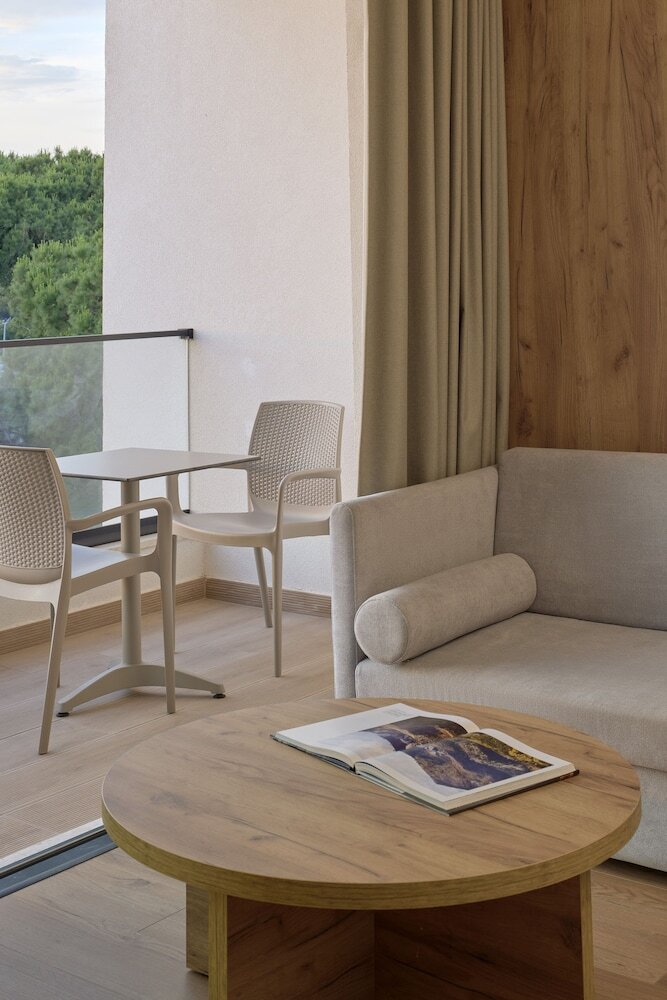 Hotel Sol Tropikal Durres