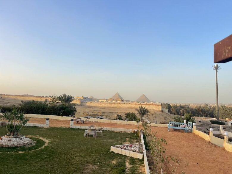Bed & Breakfast Camp Pyramids View Hotel