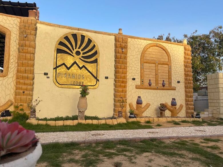 Bed & Breakfast Camp Pyramids View Hotel