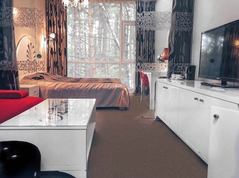 Aparthotel L. Giros G. 15