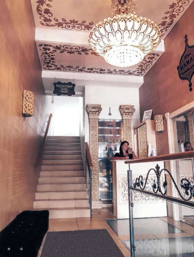 Aparthotel L. Giros G. 15