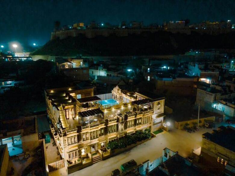 Hotel Grand Khalifa
