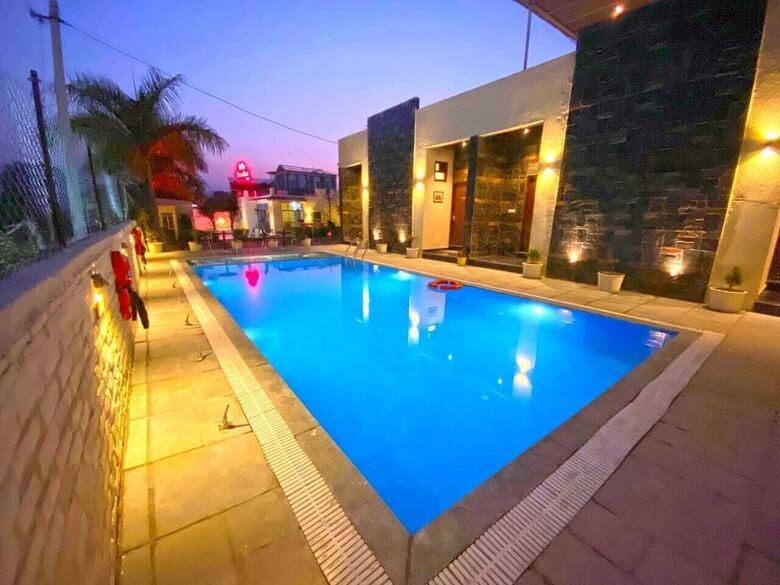 Hills Paradise Inn