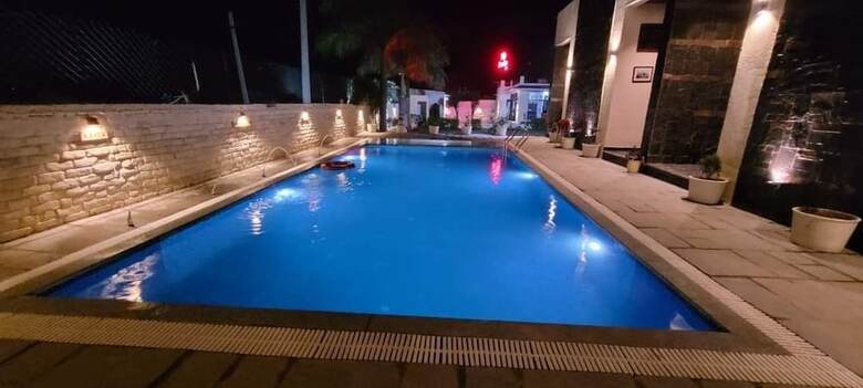 Hills Paradise Inn