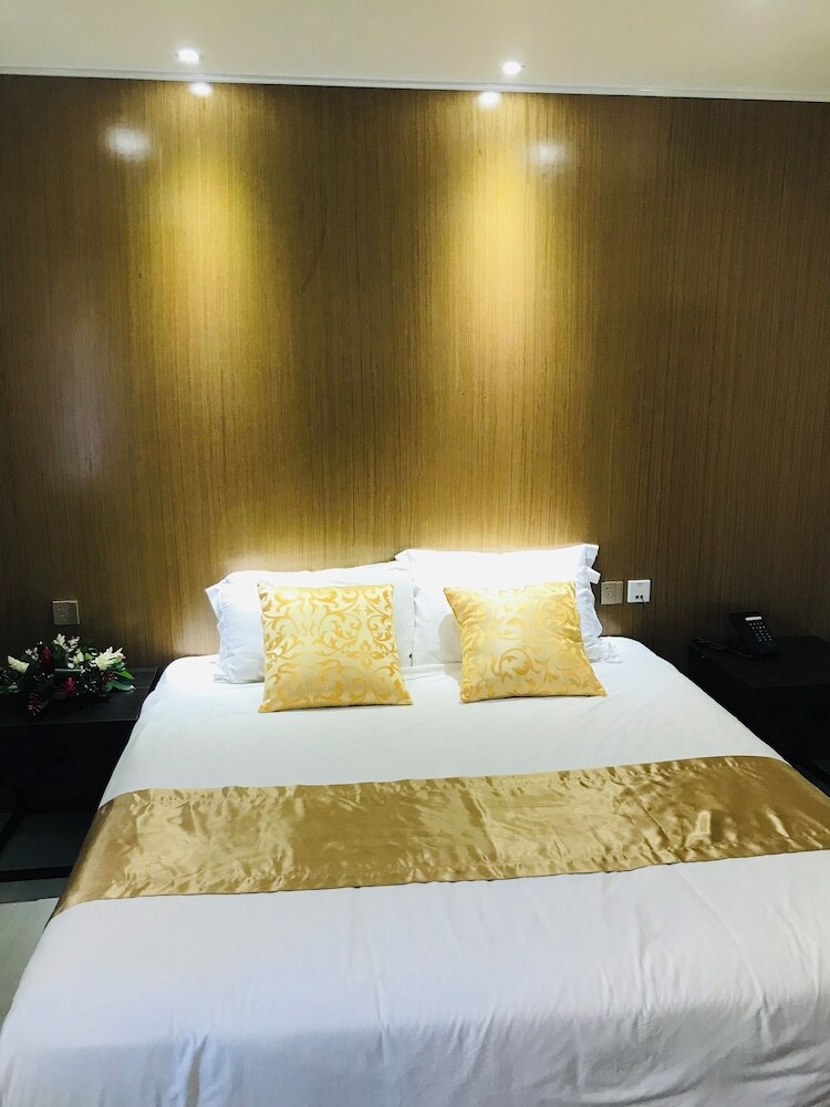 Tauese Seaview Hotel