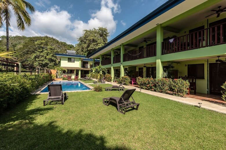 Bed & Breakfast Mavi Surf Hotel