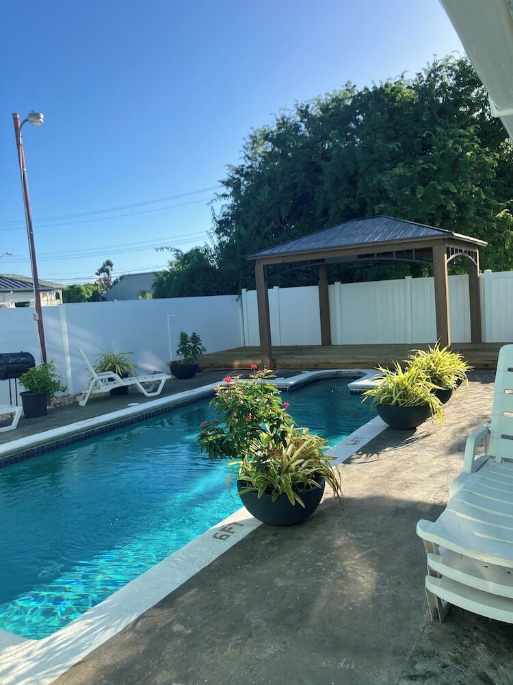 Apartamentos Restorations Tobago