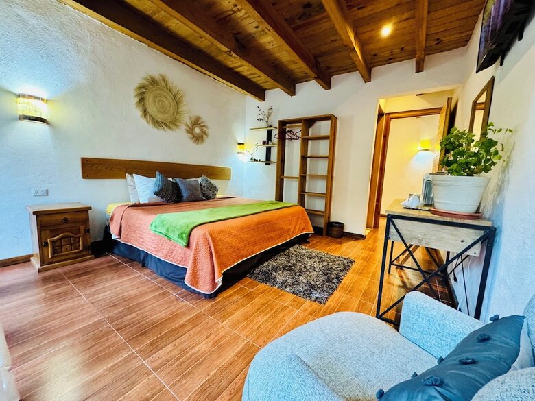 Encino House Hotel Boutique