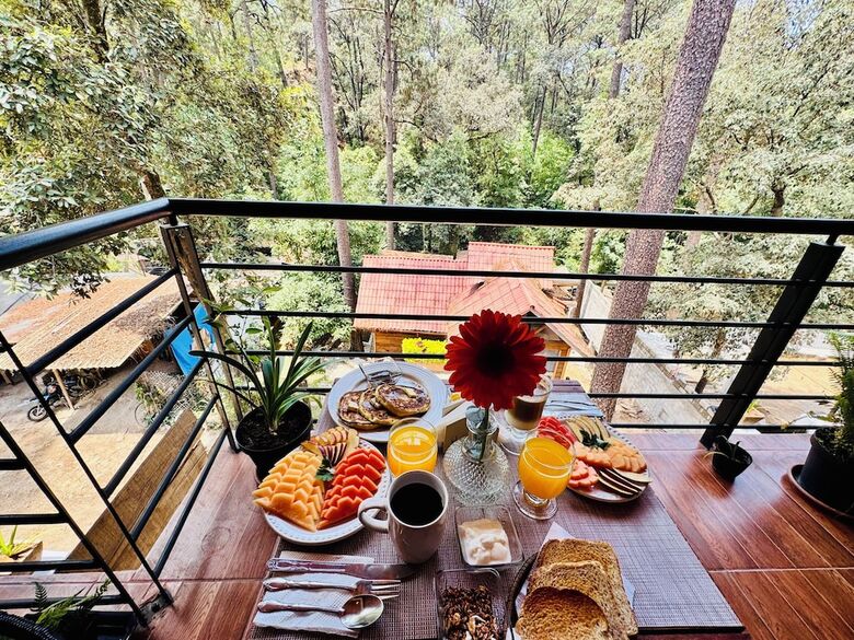 Encino House Hotel Boutique