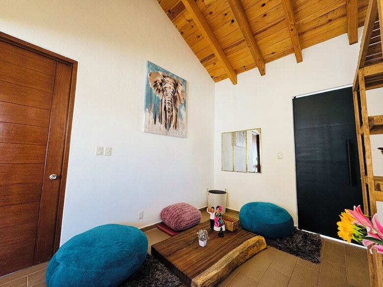 Encino House Hotel Boutique