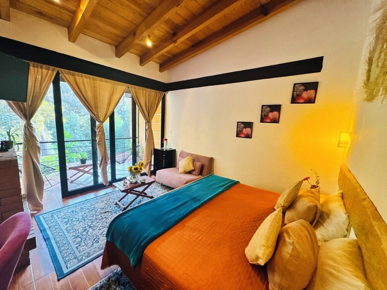 Encino House Hotel Boutique
