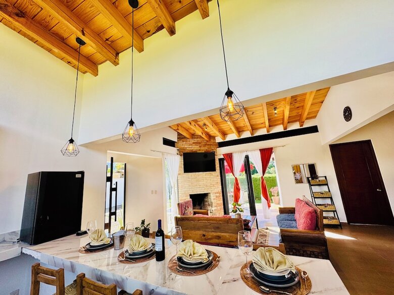 Encino House Hotel Boutique