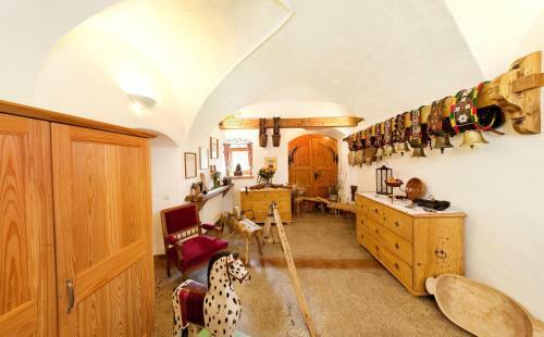 Hostal Castle Saalhof