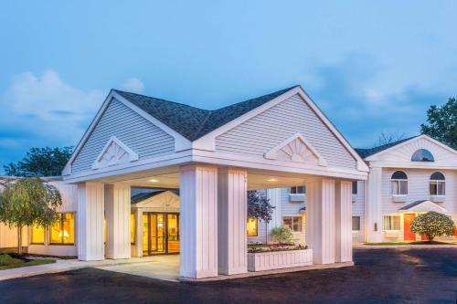 Hotel Travelodge- Tiffin