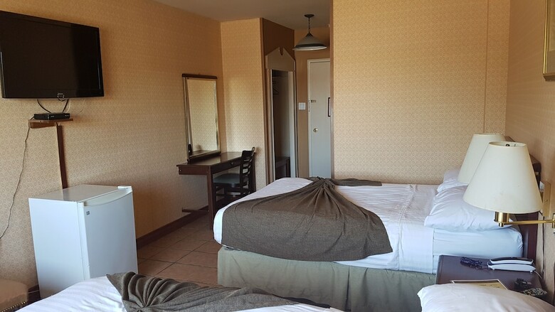 Hotel Chomedey Inn