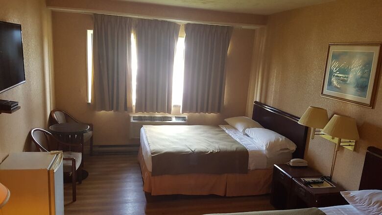 Hotel Chomedey Inn