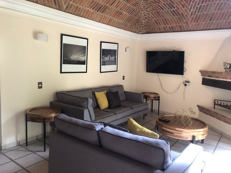 Hotel El Jard�n De En Medio