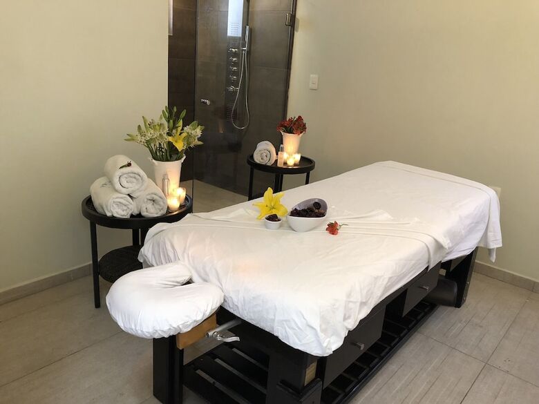 Hotel El Jard�n De En Medio