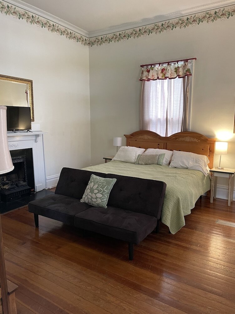 Bed & Breakfast Carriage Lane Inn
