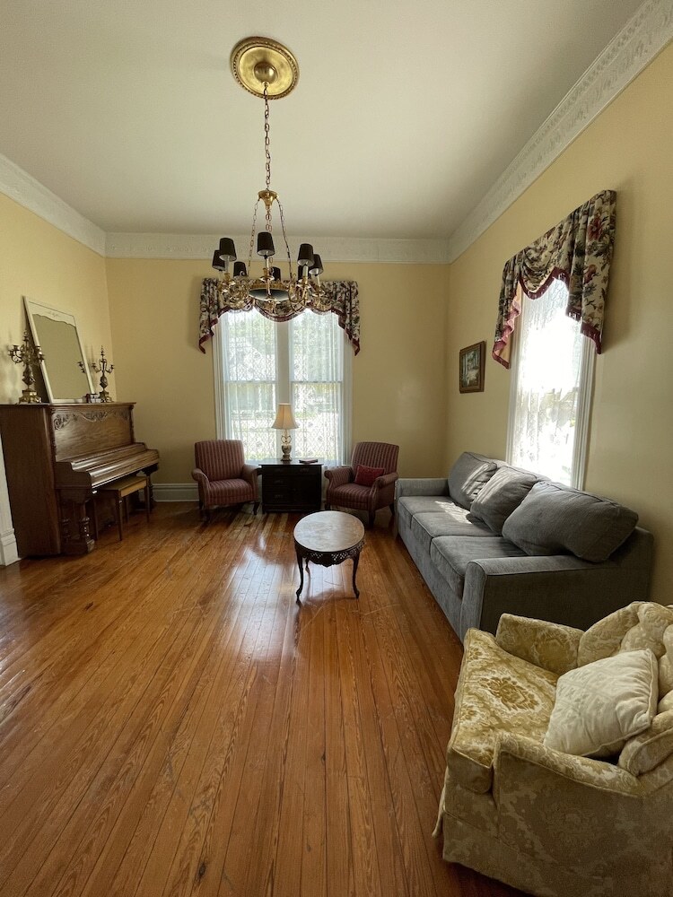Bed & Breakfast Carriage Lane Inn