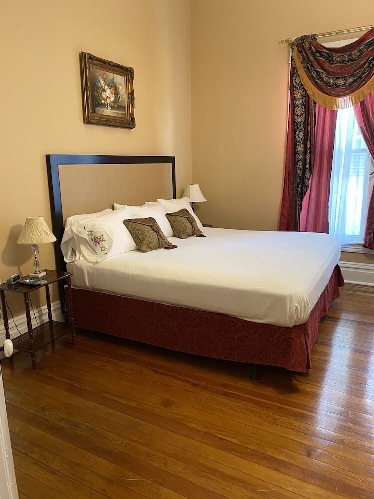 Bed & Breakfast Carriage Lane Inn