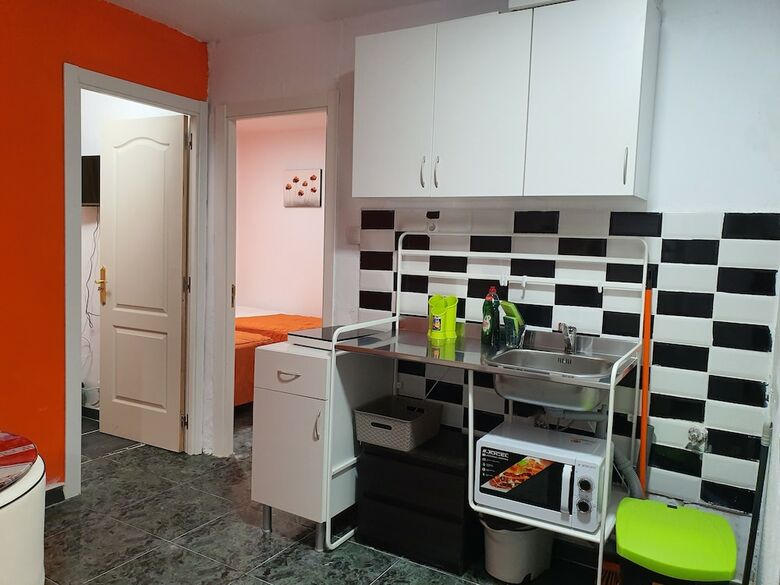 Low Cost Room Plaza De Hierro I