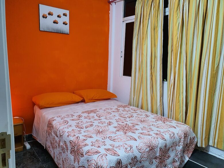 Low Cost Room Plaza De Hierro I
