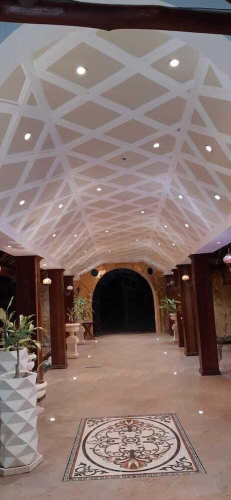 Hotel Salama Bling Beach Resort