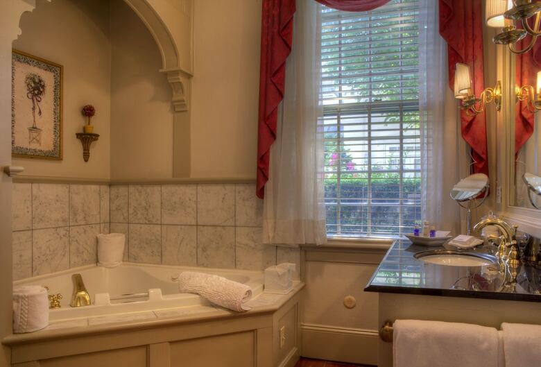 Bed & Breakfast Francis Malbone House Inn